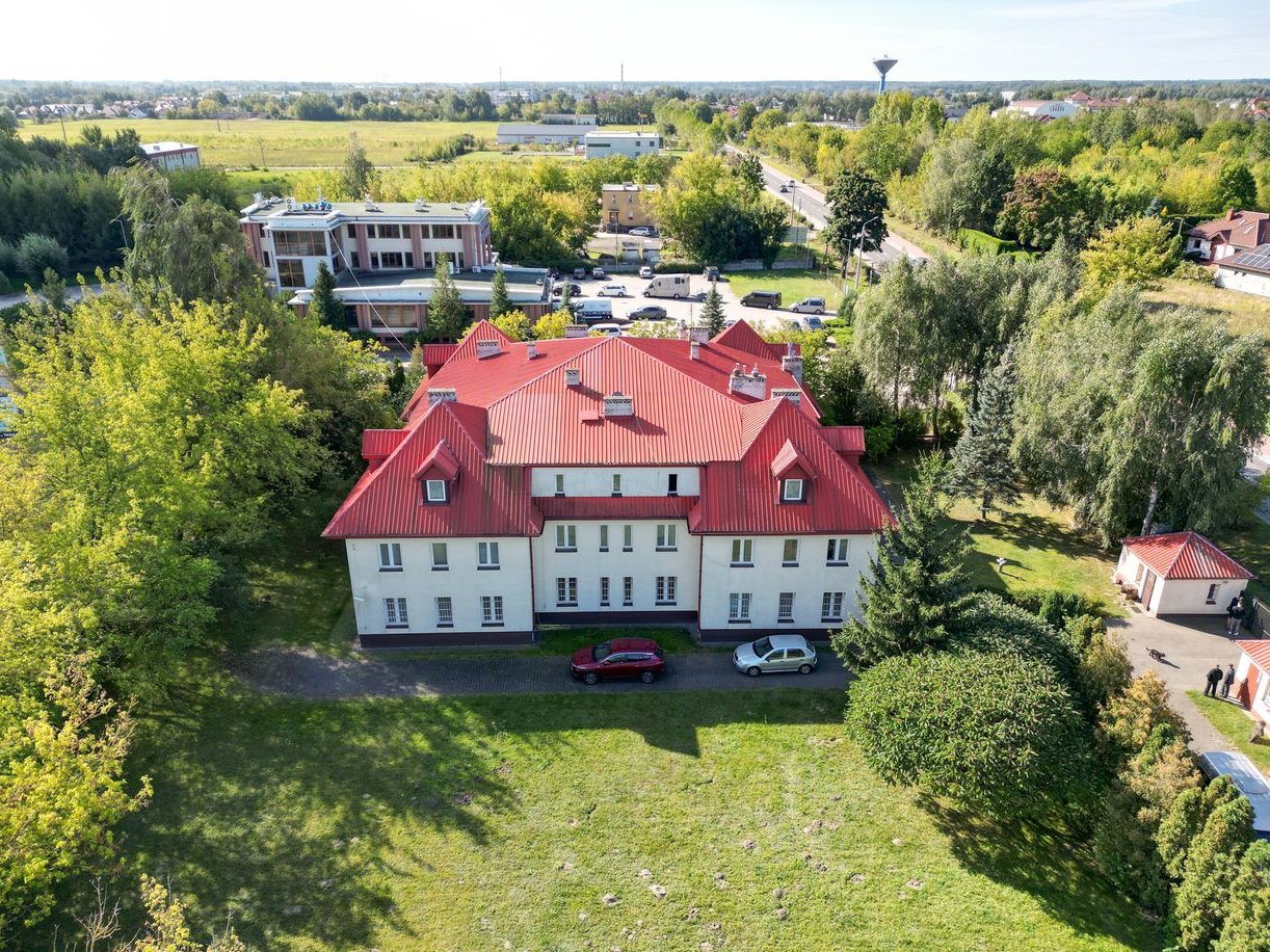 Dom 1187 m² na działce 5412 m² | Tarczyn | potencjał inwestycyjny