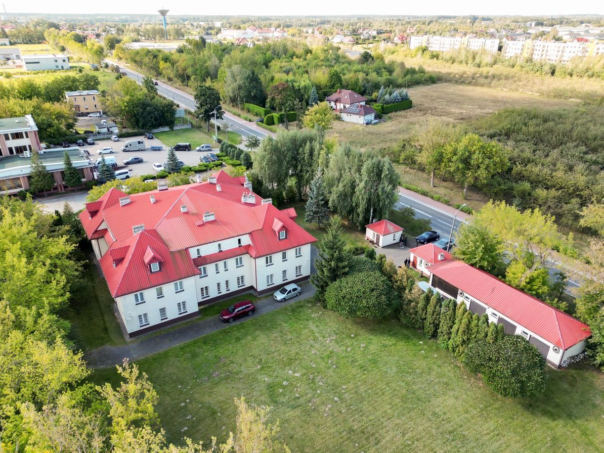 Dom 1187 m² na działce 5412 m² | Tarczyn | potencjał inwestycyjny