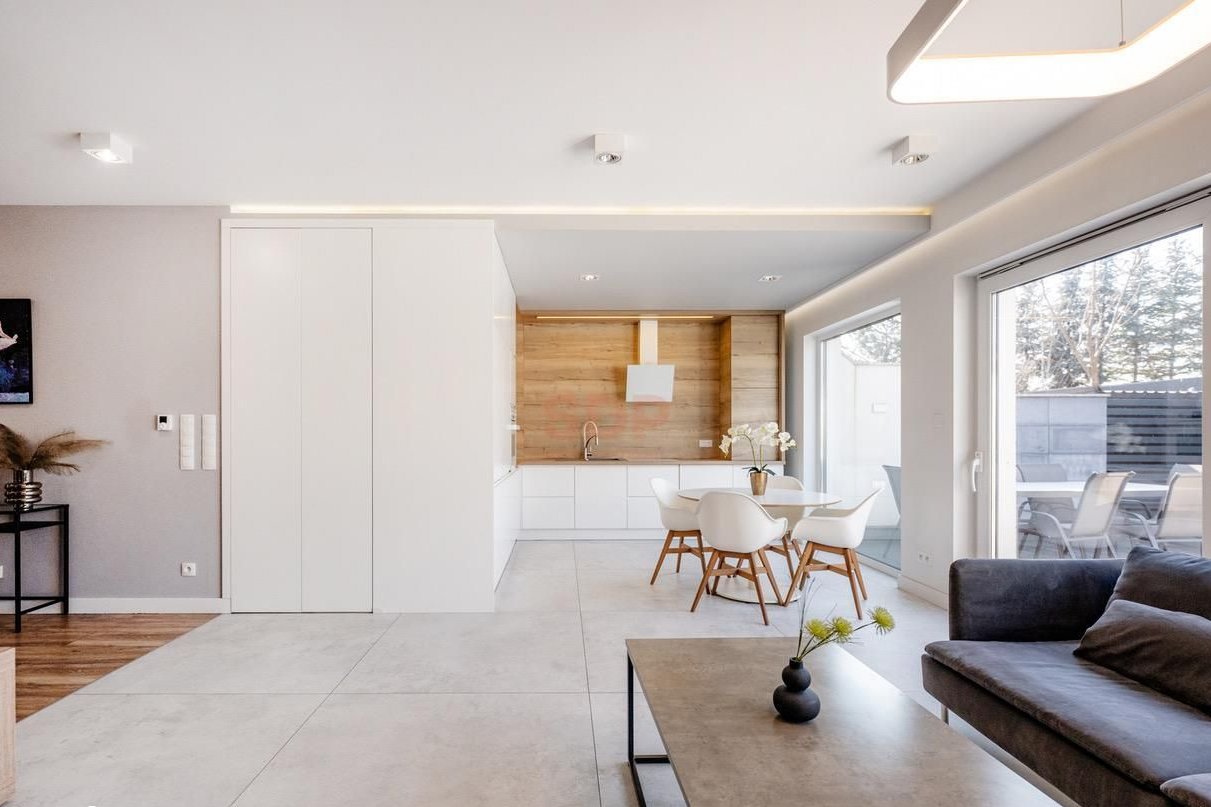 Lux wykończenie, 6 pokoi, 170 m2, Radomierzyce