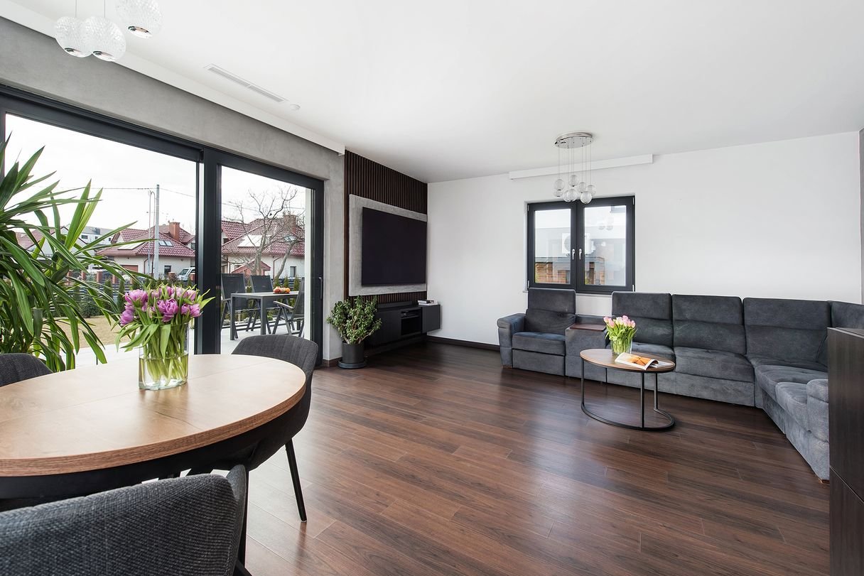 Nowoczesny dom wolnostojący z 2023 r w Rząsce działka 11 ar