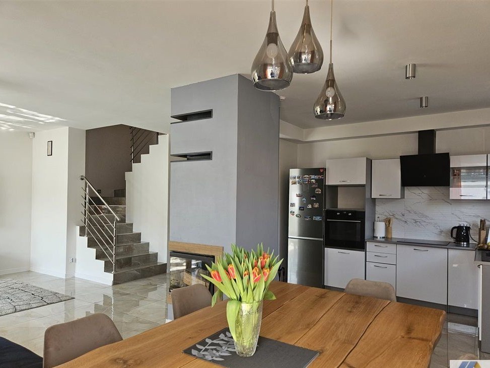 Nowoczesny dom z ogrodem i garażem koło Myślenic