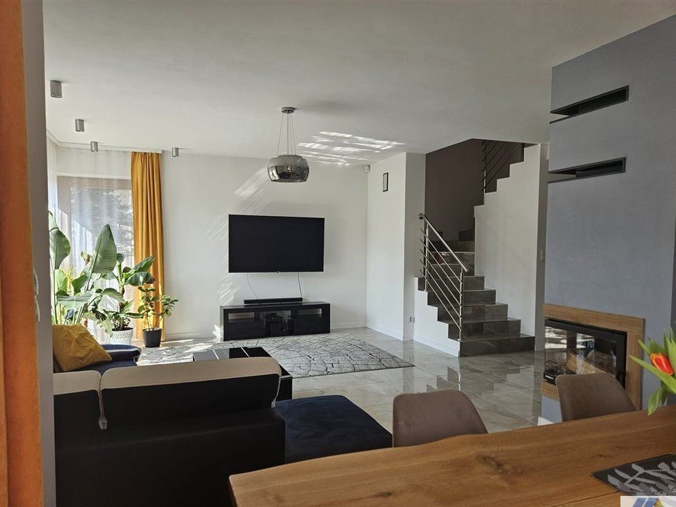 Nowoczesny dom z ogrodem i garażem koło Myślenic