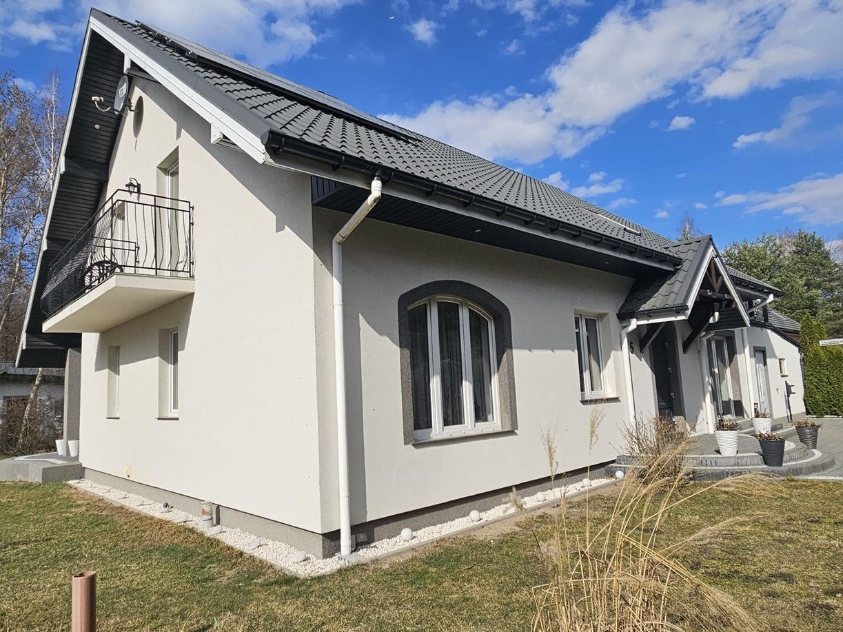 Dom 164,8 m² działka 1500 m² fotowoltaika 2 garaże dodatkowy dom 47 m²