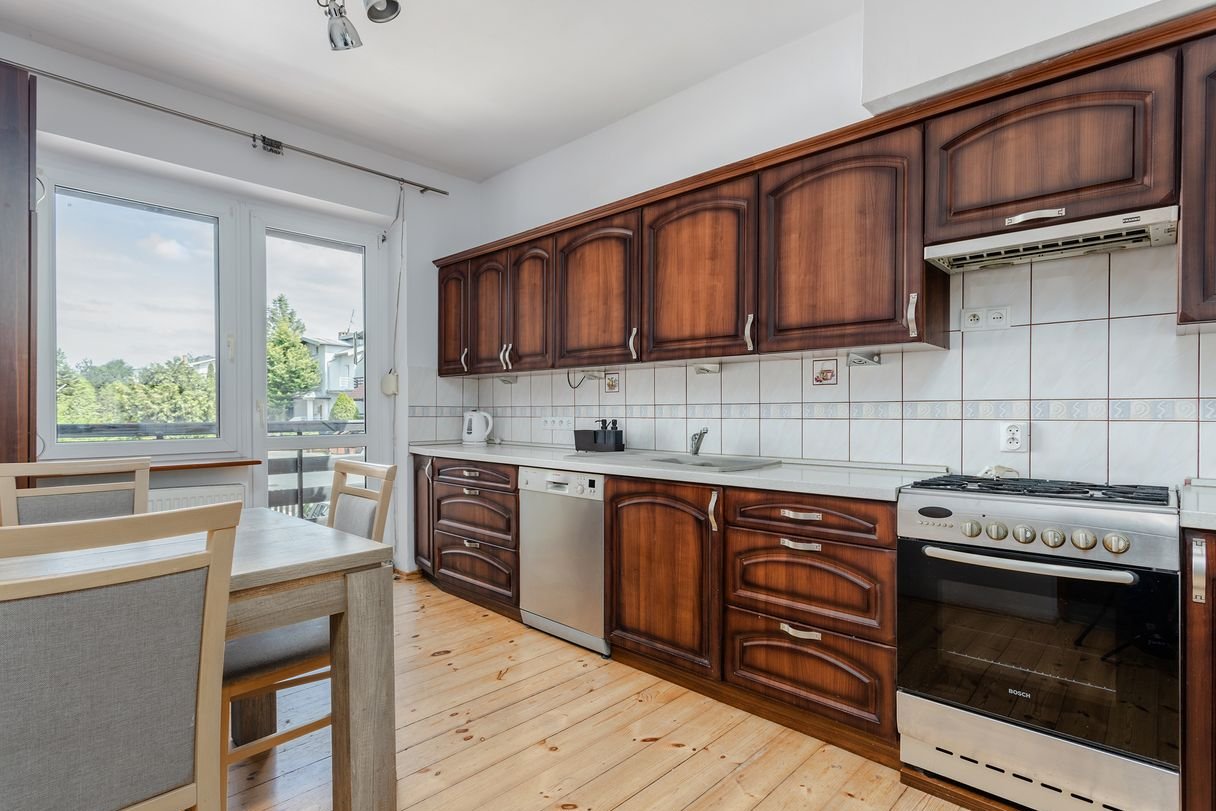 OKAZJA!Nieruchomość warta Twojej uwagi-7 pokoi, garaż, piwnica, ogród.