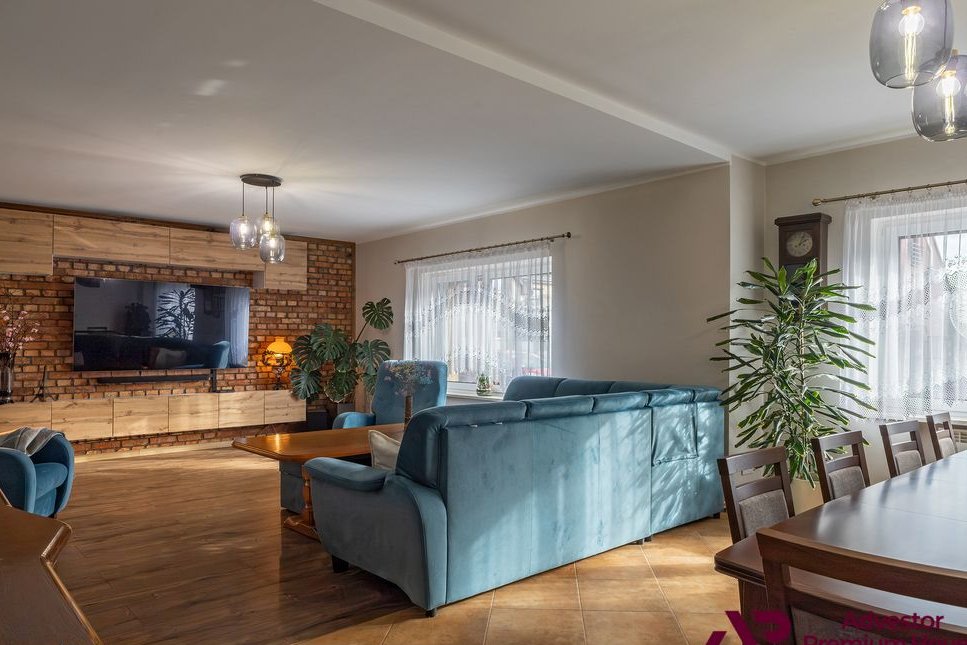 7 pokoi, duża działka, budynek gospodarczy