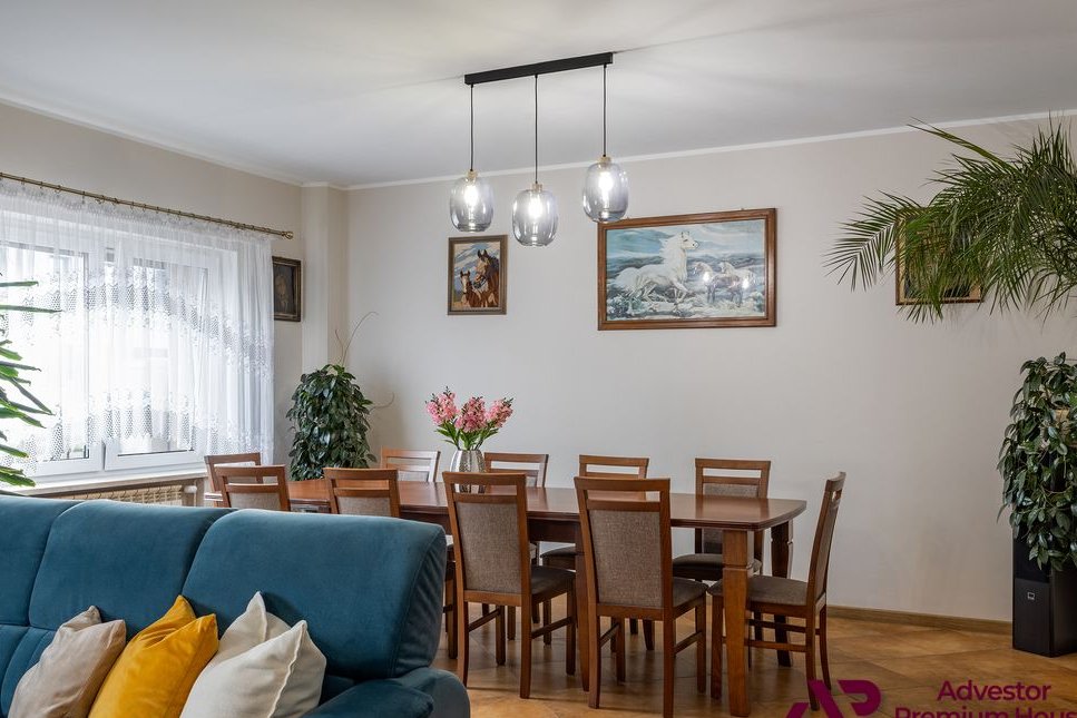 7 pokoi, duża działka, budynek gospodarczy