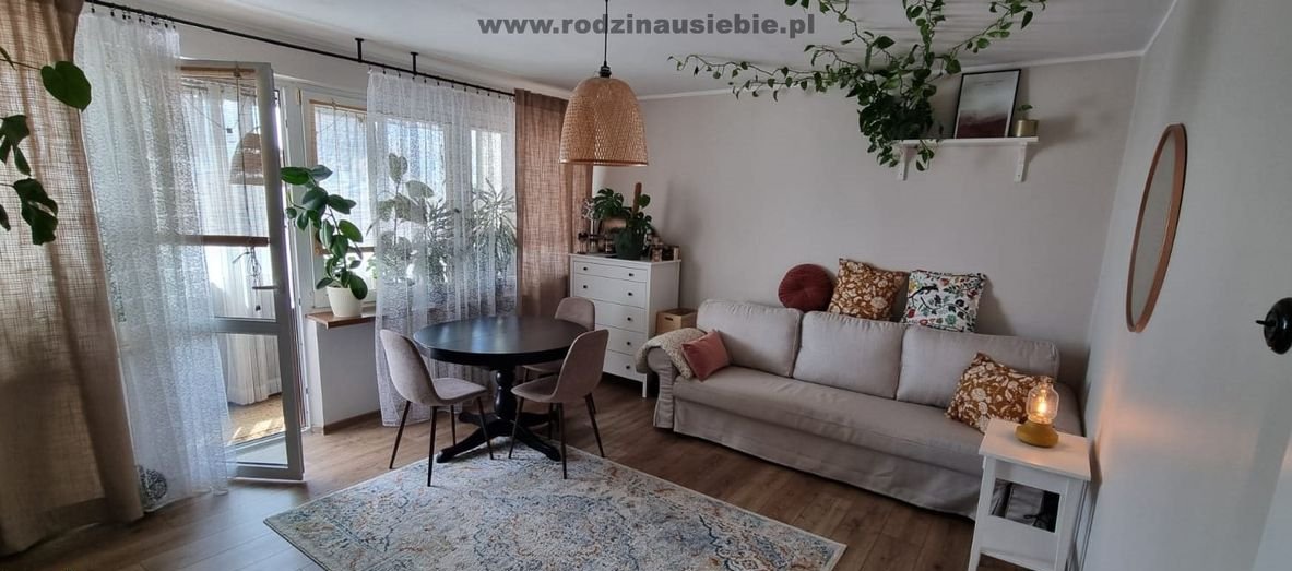 Cudne Widoki,z Klimatem,Witosa.40m. Salon,mały gabinet kuchnia jasna.