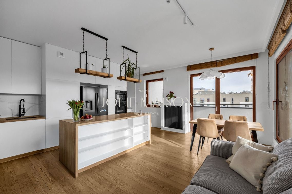 Taras 80 m2, 3 pokoje, 2 m.park. Wysoki standard