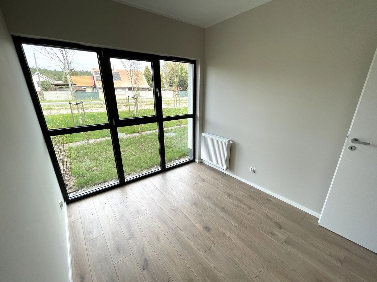 Spytaj o PROMOCJE pieszo od plaży Brzeźno z Ogrodem_Hala Garażowa