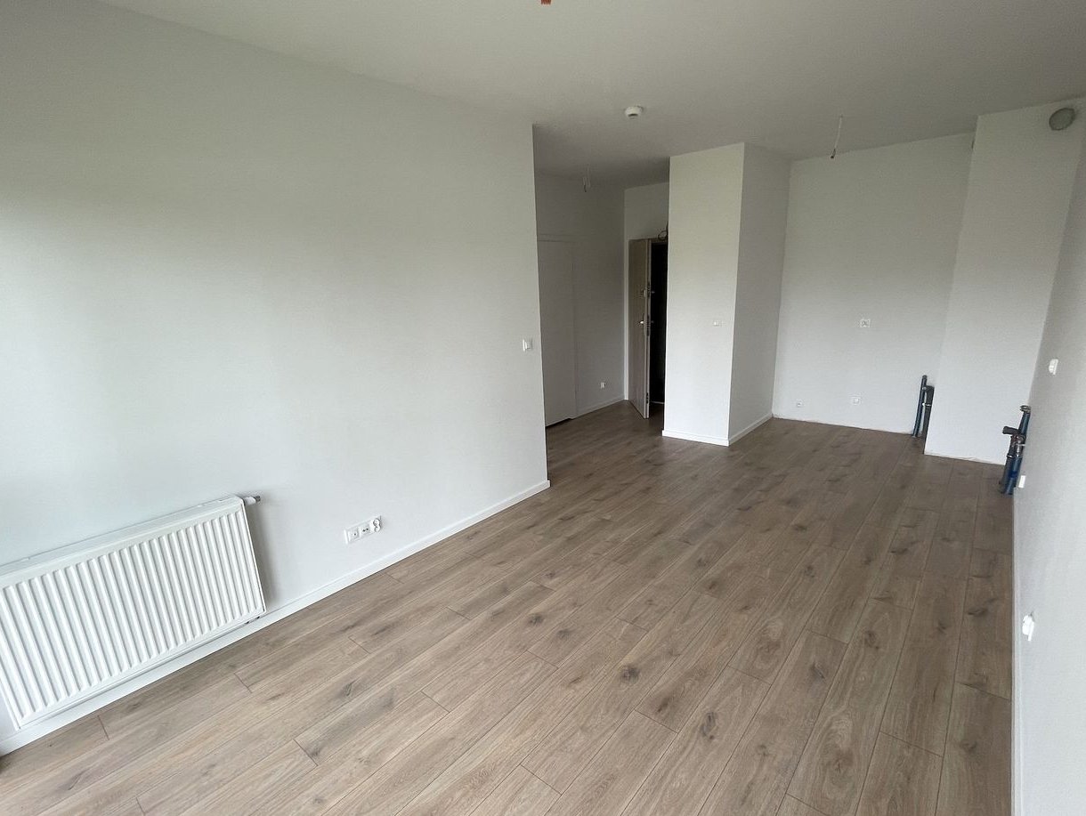 Spytaj o PROMOCJE pieszo od plaży Brzeźno z Ogrodem_Hala Garażowa