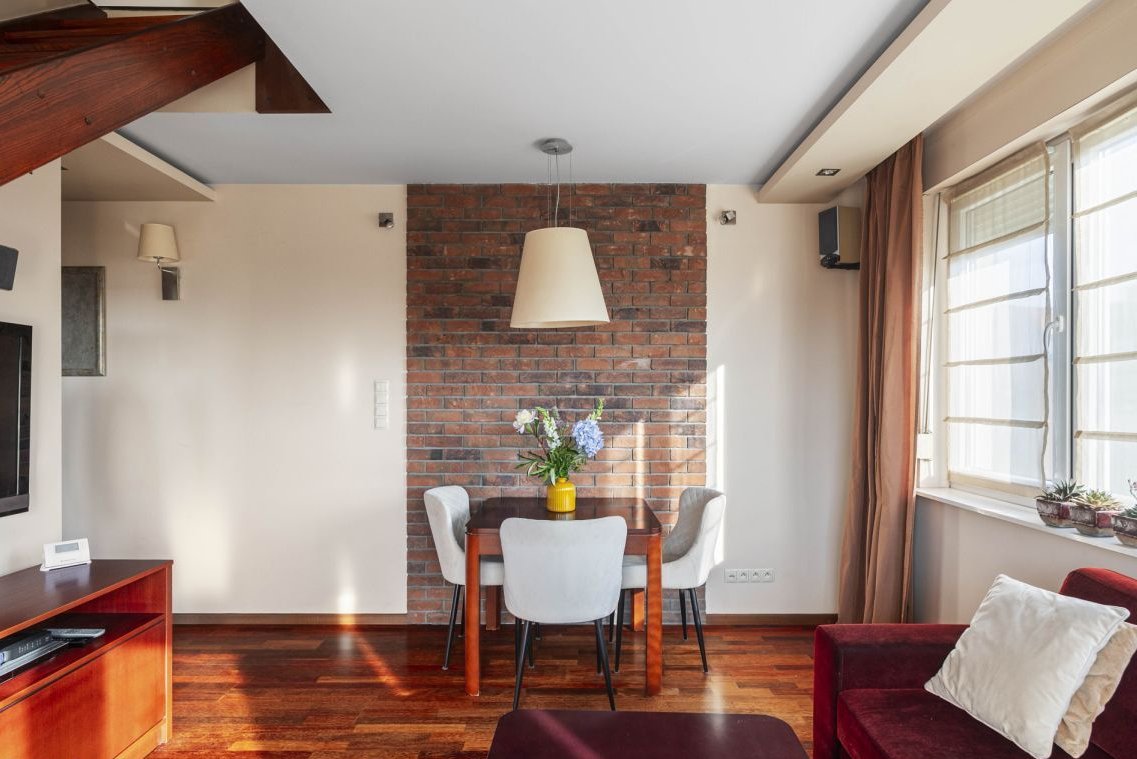 Mieszkanie dwupoziomowe z miejscem postojowym