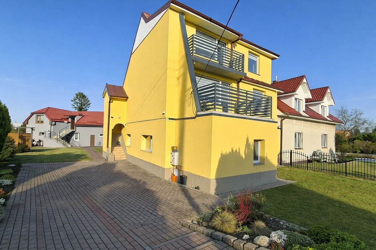 Pod biznes 2 domy na posesji 1100mkw. Top lokalizacja