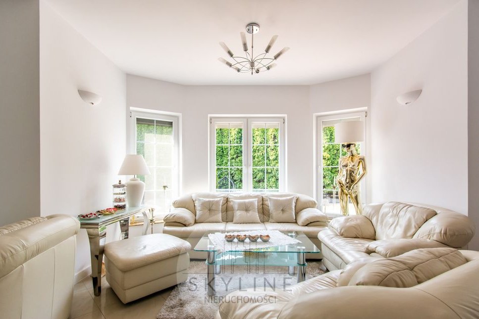 Piękny dom w doskonałej lokalizacji.