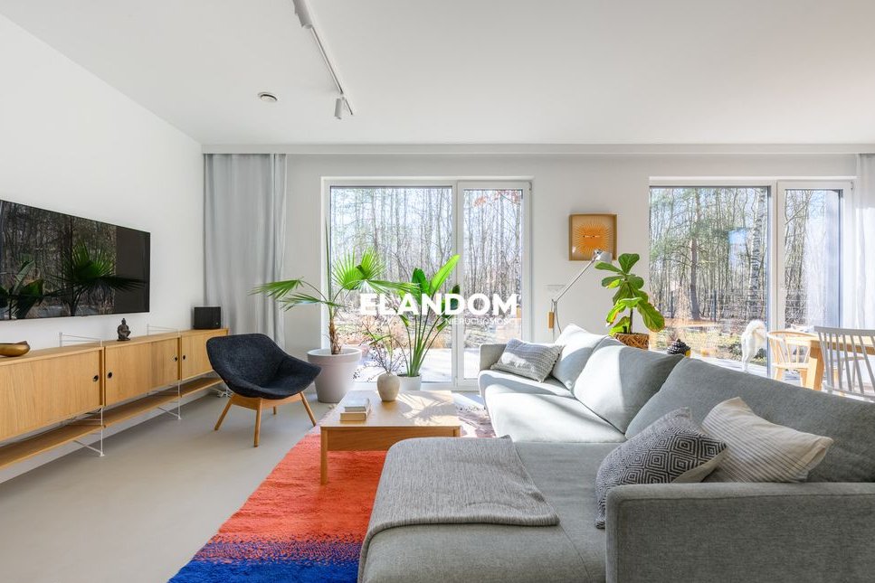 Wolnostojący dom, 5 pokoi, 2 łaz, 2 gard, 2022 r..