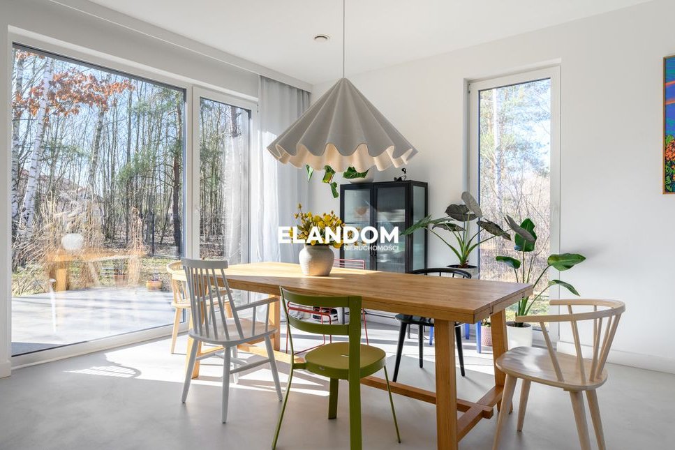 Wolnostojący dom, 5 pokoi, 2 łaz, 2 gard, 2022 r..