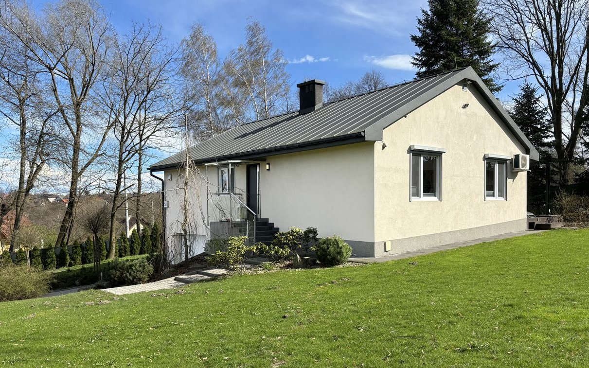 Dom wolnostojący , piękny ogród - Lusina blisko Krakowa