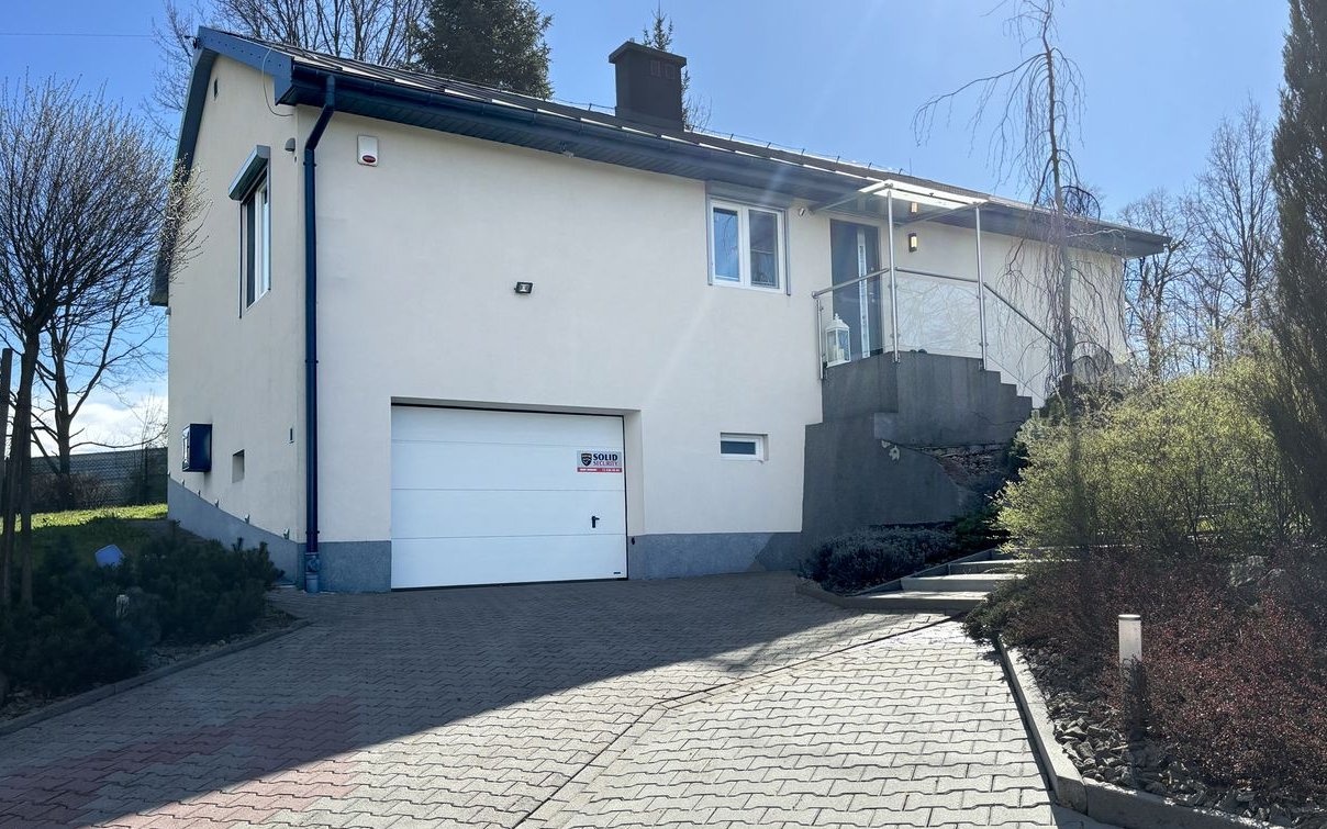 Dom wolnostojący , piękny ogród - Lusina blisko Krakowa