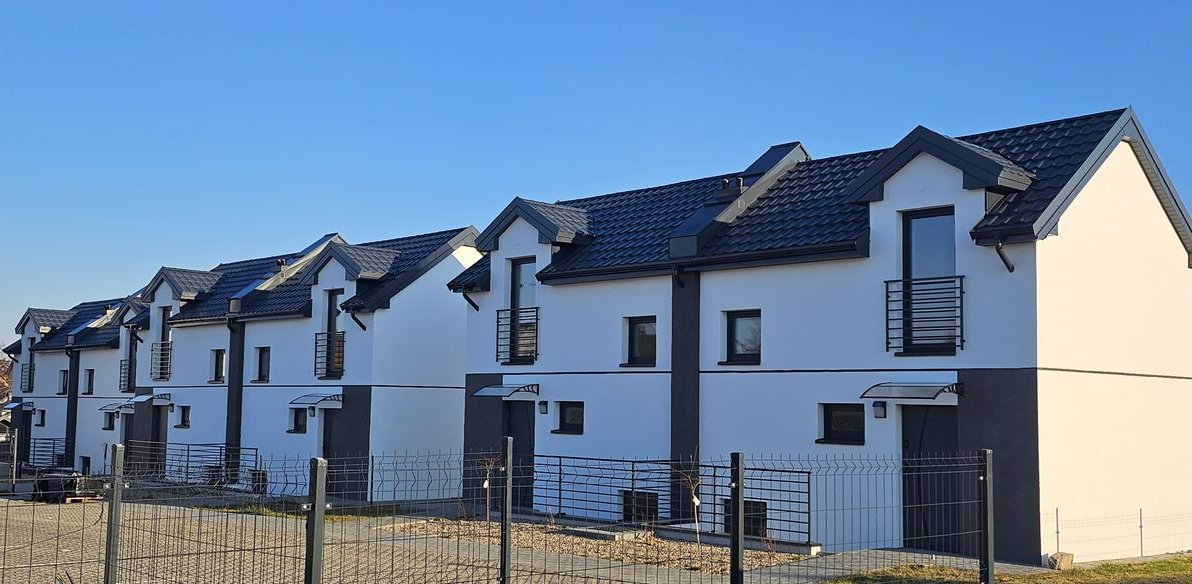 Nowe domki w stanie deweloperskim z BASENEM, Tupadły, blisko morza