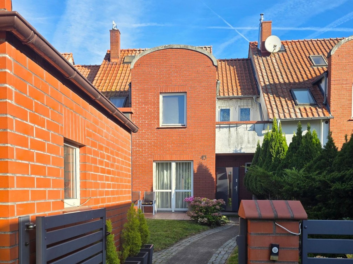 Nowogard - Dom - Szeregowiec (136 m² + strych + piwnica + garaż)