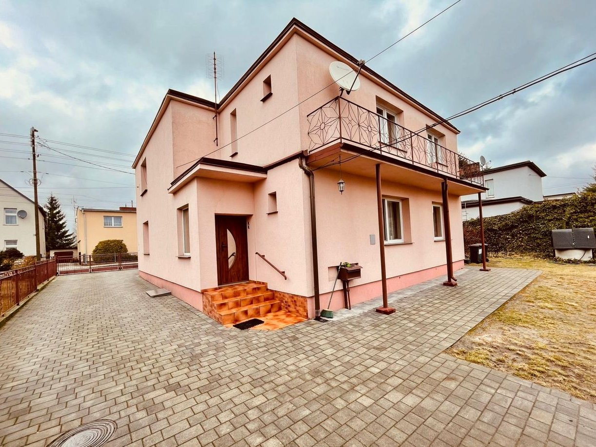 Duży dom - 8 pokoi | Dodatkowy budynek mieszkalny | 2 garaże