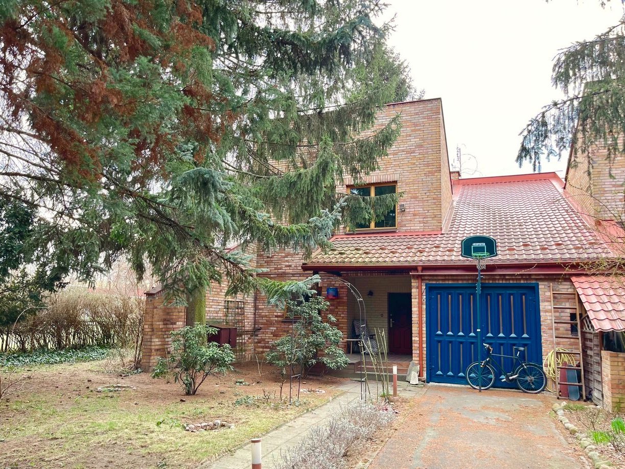 Przestronny dom z ogrodem-Saska Kępa, ul.Algierska-Bezpośrednio