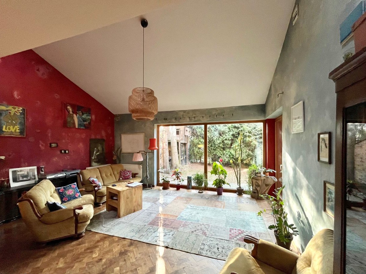 Przestronny dom z ogrodem-Saska Kępa, ul.Algierska-Bezpośrednio