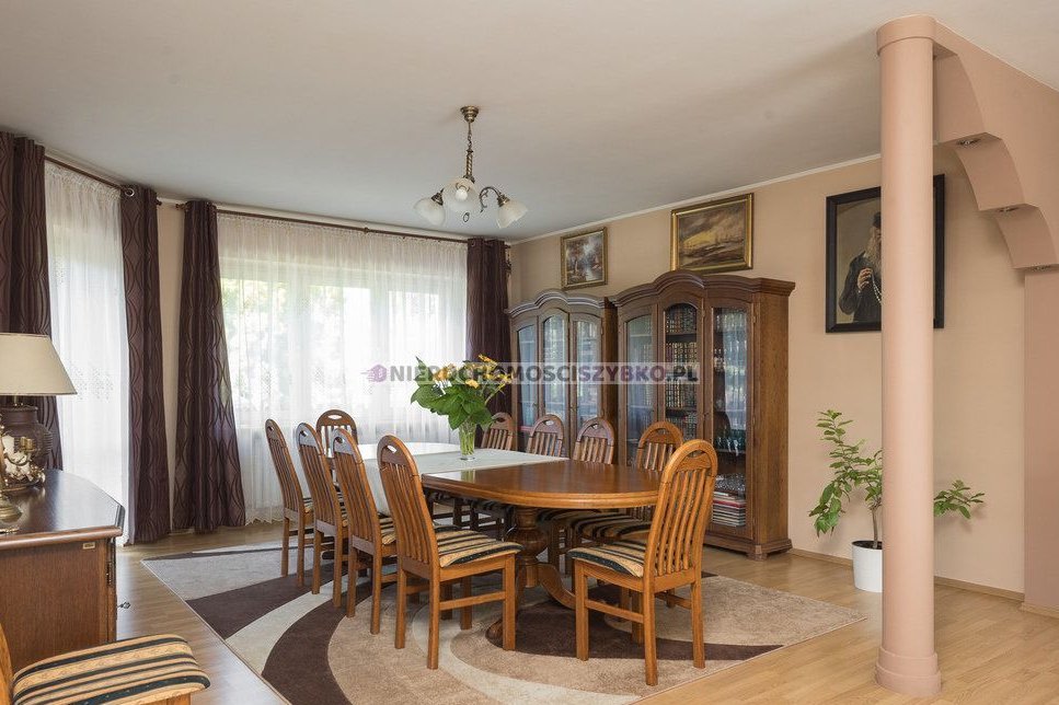 Przestronny dom w Nieporęcie czeka na Ciebie!