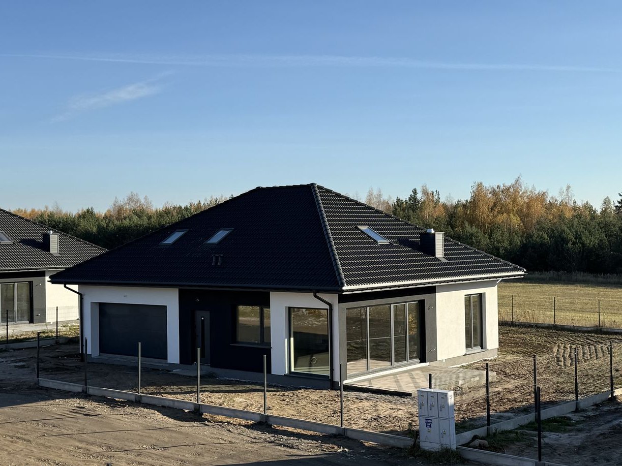 Dom w stanie deweloperskim/podwójny garaż. Dostępny! Bez PCC