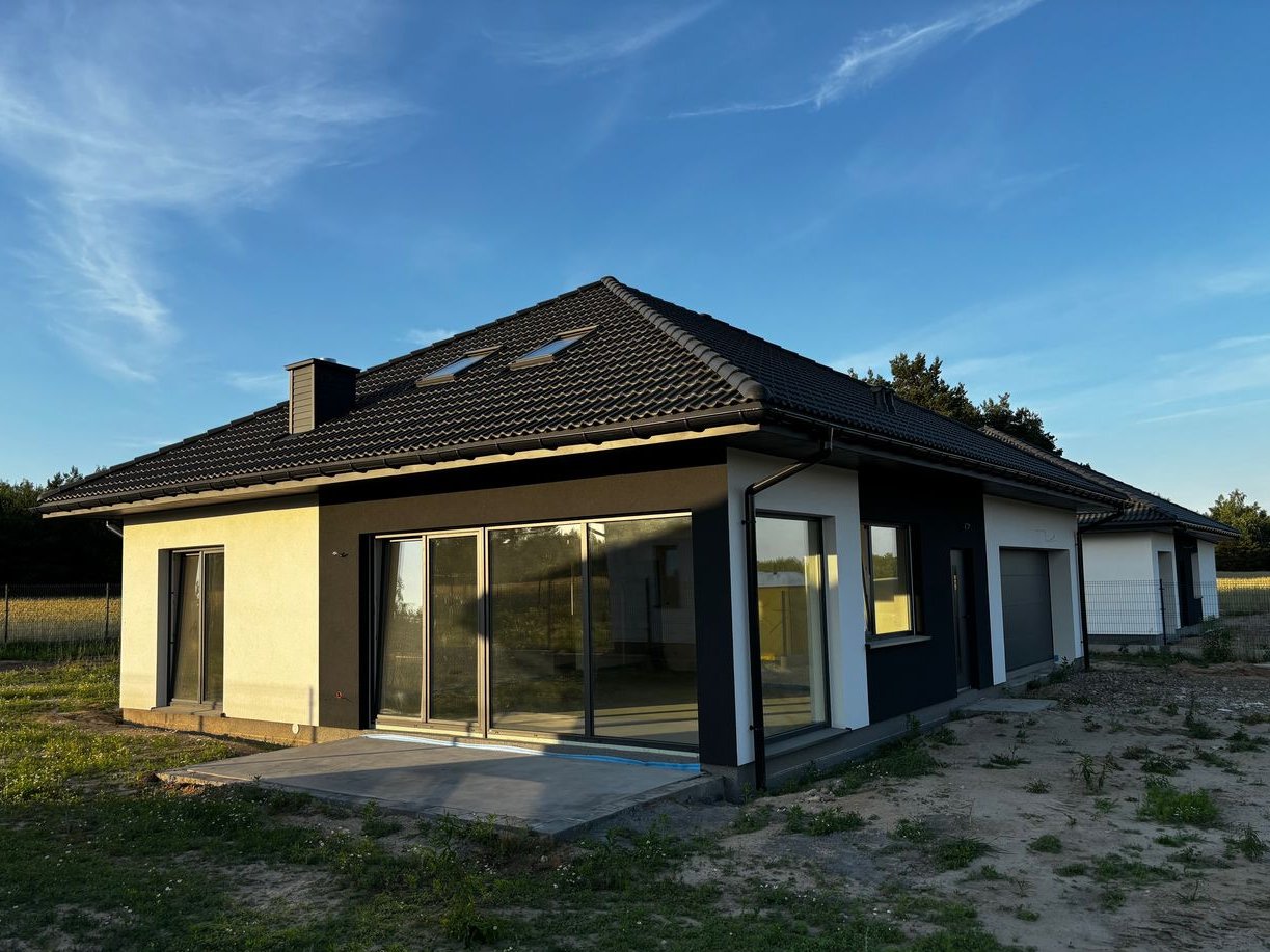 Dom w stanie deweloperskim/podwójny garaż. Dostępny! Bez PCC