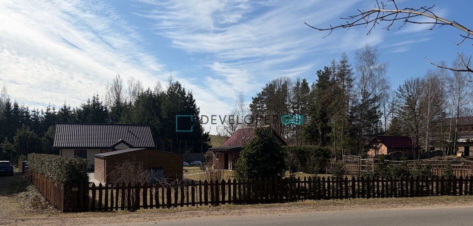 Dom w otoczeniu lasu Supienie