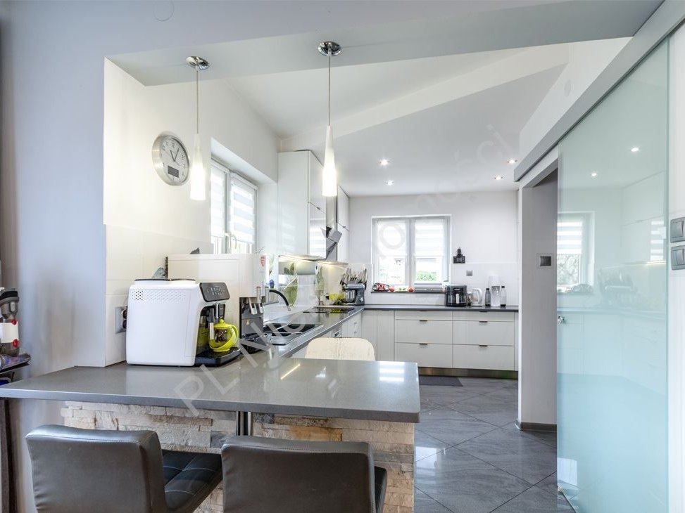 Do sprzedania wygodny i zadbany dom w Podkowie Le