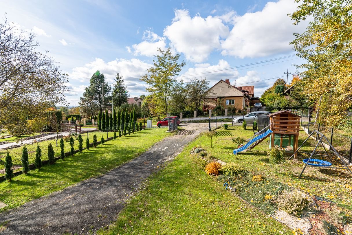 Przestronny dom z ogrodem, blisko miasta!