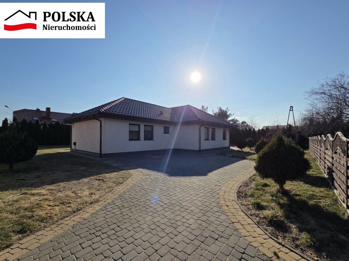 Dom parterowy w Bolszewie z działką 1600 m2