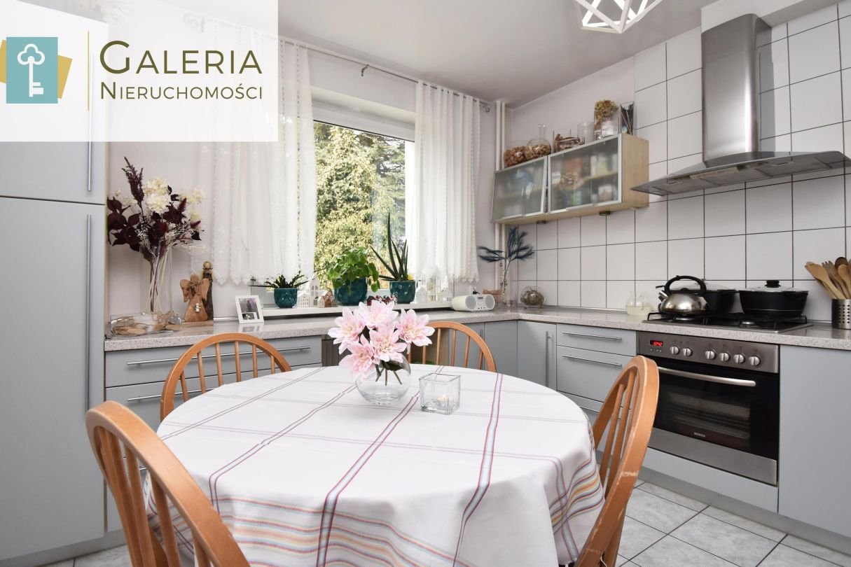 Dom w otoczeniu zieleni w Milejewie