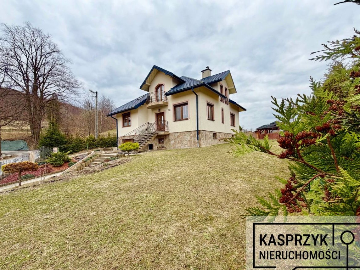 Dom gotowy do zamieszkania z dużą działką.