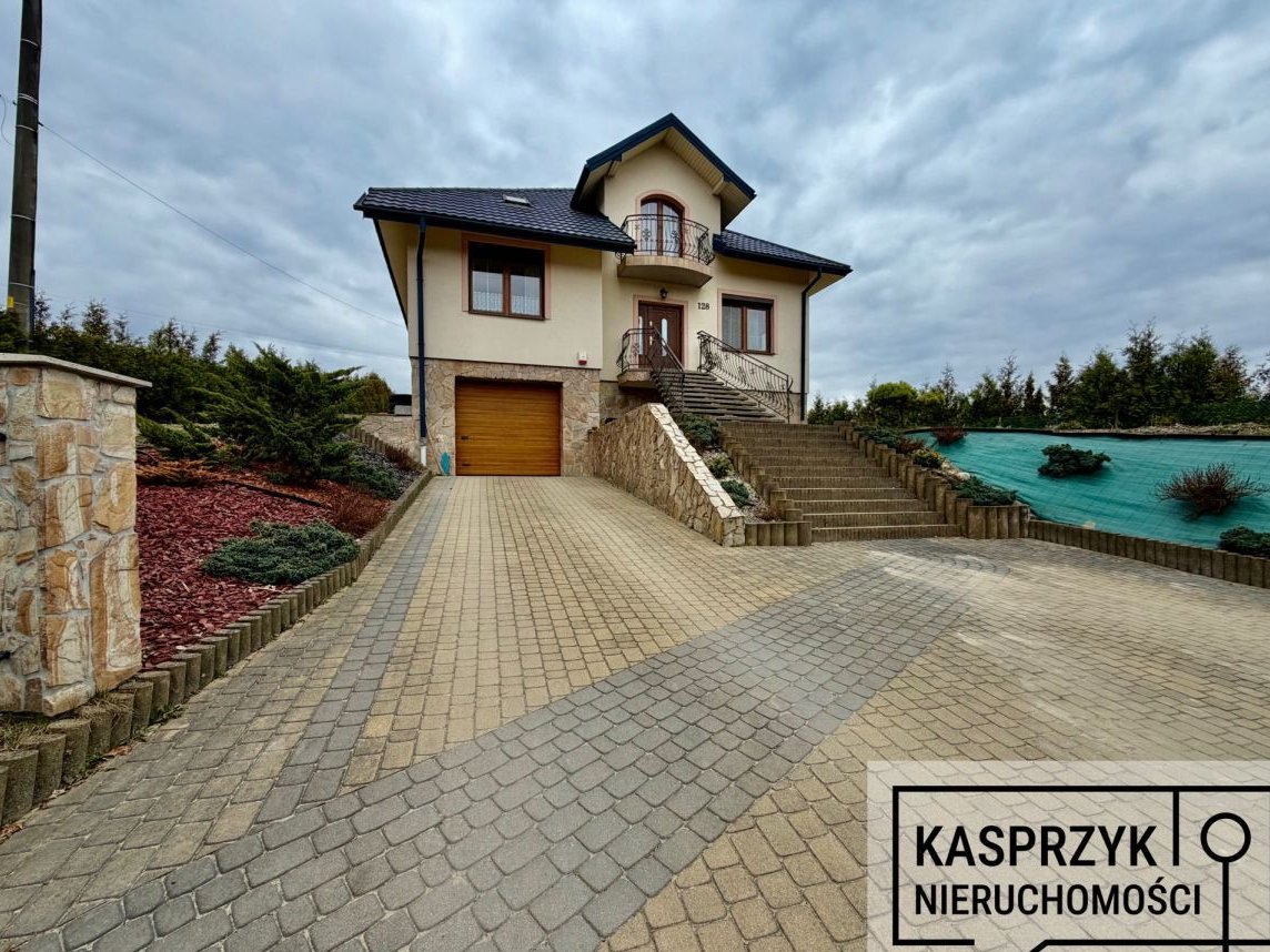 Dom gotowy do zamieszkania z dużą działką.