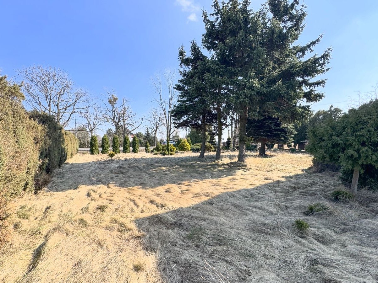 Dom z potencjałem na ogromnej działce – świetny dojazd do Łodzi!