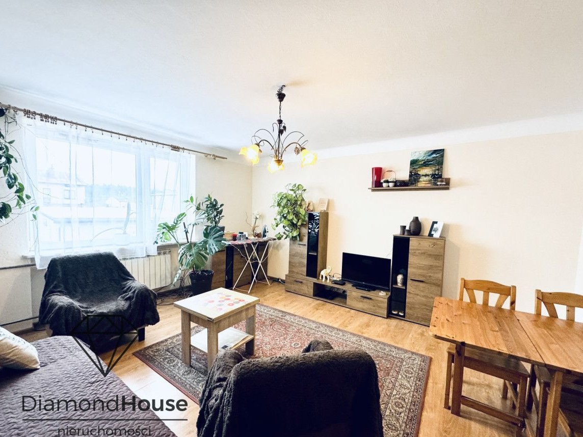 Połowa bliźniaka w spokojnej okolicy Żyrardowa.