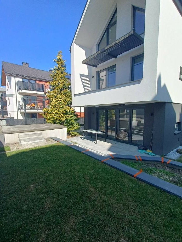 Nowoczesny dom PREMIUM z ogródkiem , 2 miejsca postojowe