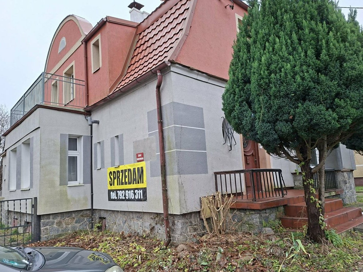 Parter domu wolnostojącego 128m3 5 pokoi, ogród garaż.