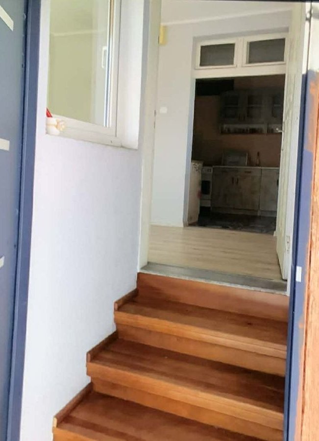 Parter domu wolnostojącego 128m3 5 pokoi, ogród garaż.