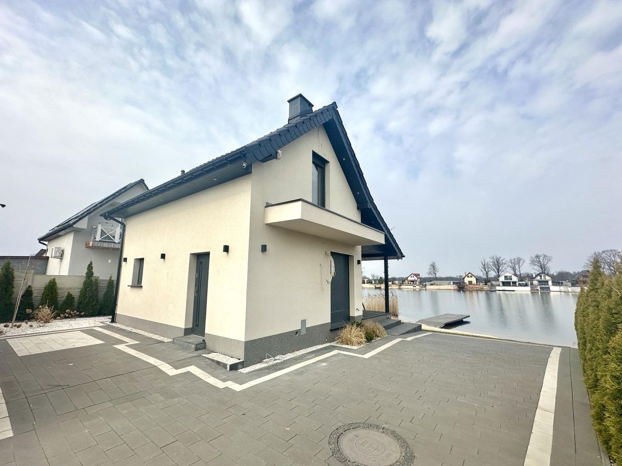 Nowoczesny domek 70 m² nad samym jeziorem – Spalona
