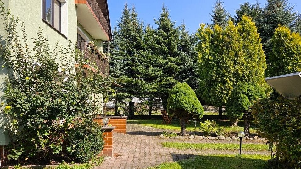 Dom 210m, także dla 2 rodzin, 11 ar, 11 km od Krak