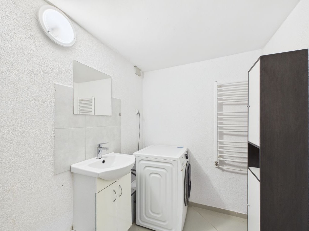 Dom z 4 mieszkaniami - 209,2 m² Olszyna!