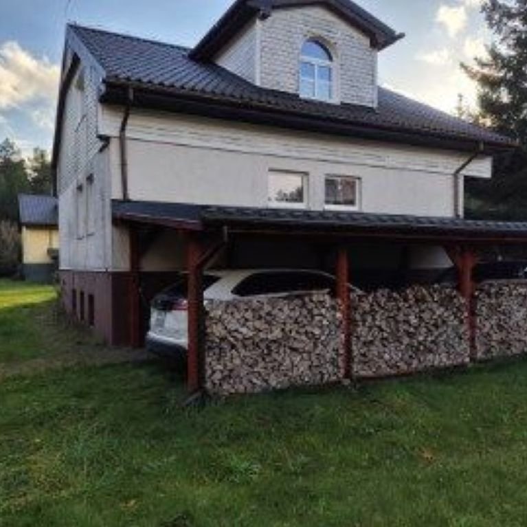 Dom wolnostojący, całoroczny we wsi KOT