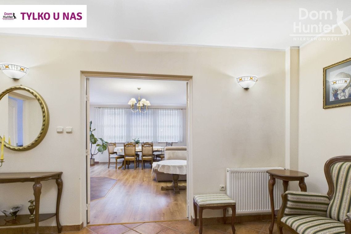 Dom z ogrodem, 2 mieszkania, 4 miejsca, 2 garaże