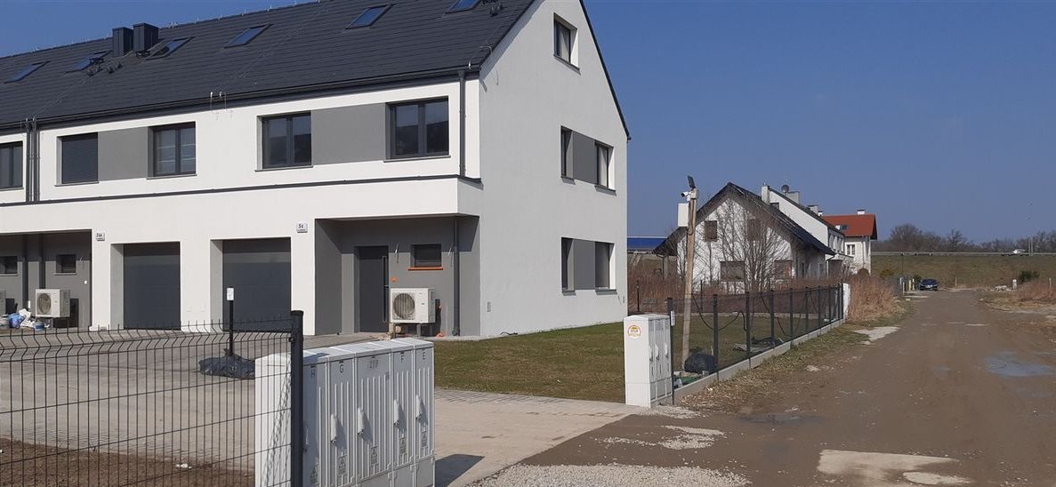 Dom w zabudowie szeregowej na Jerzmanowie