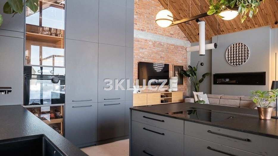 Luksusowy dom-stodoła w Zemborzycach Podleśnych