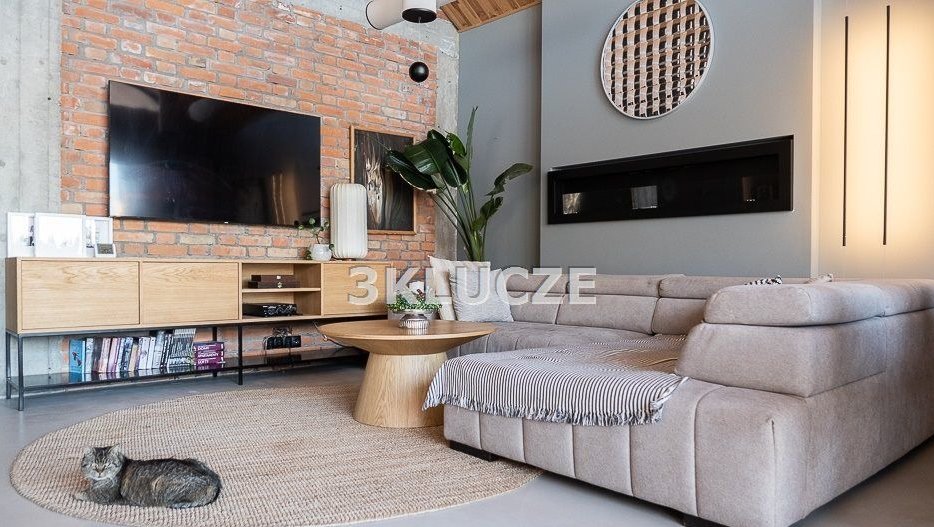 Luksusowy dom-stodoła w Zemborzycach Podleśnych