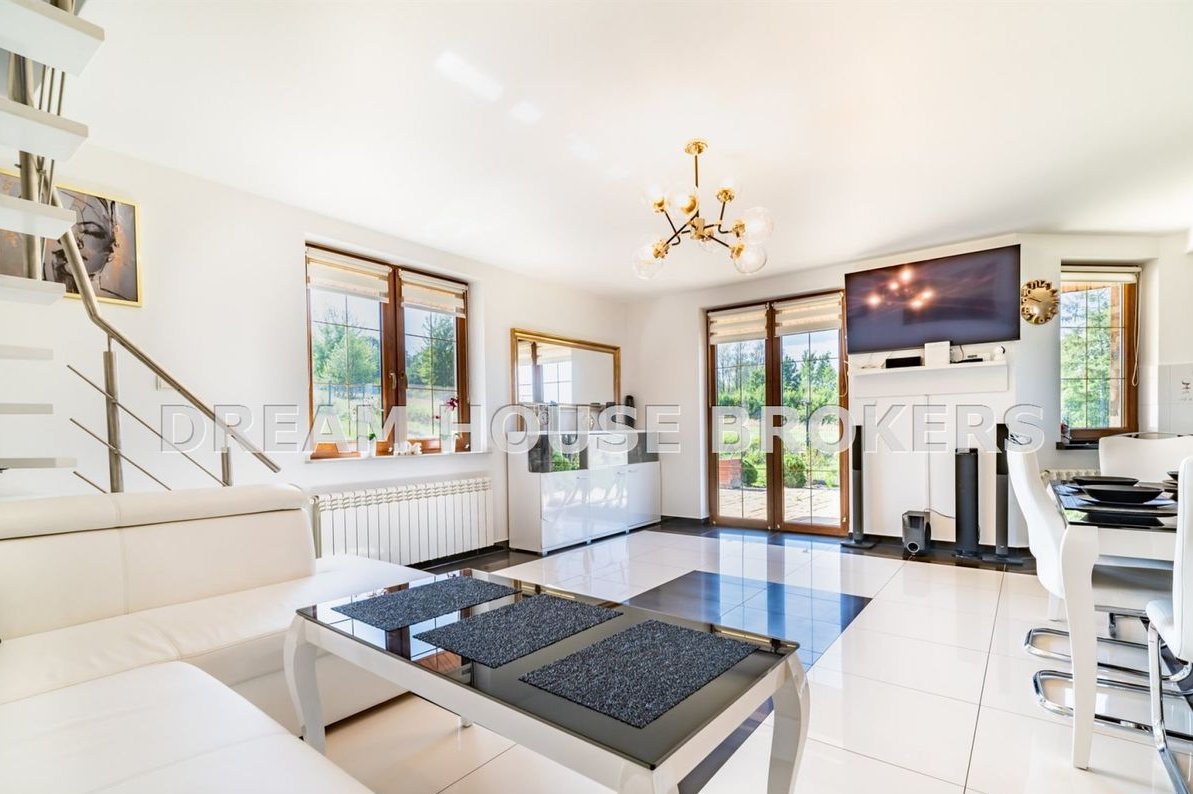 |Piękny dom na sprzedaż|Urokliwa działka|70 arów|